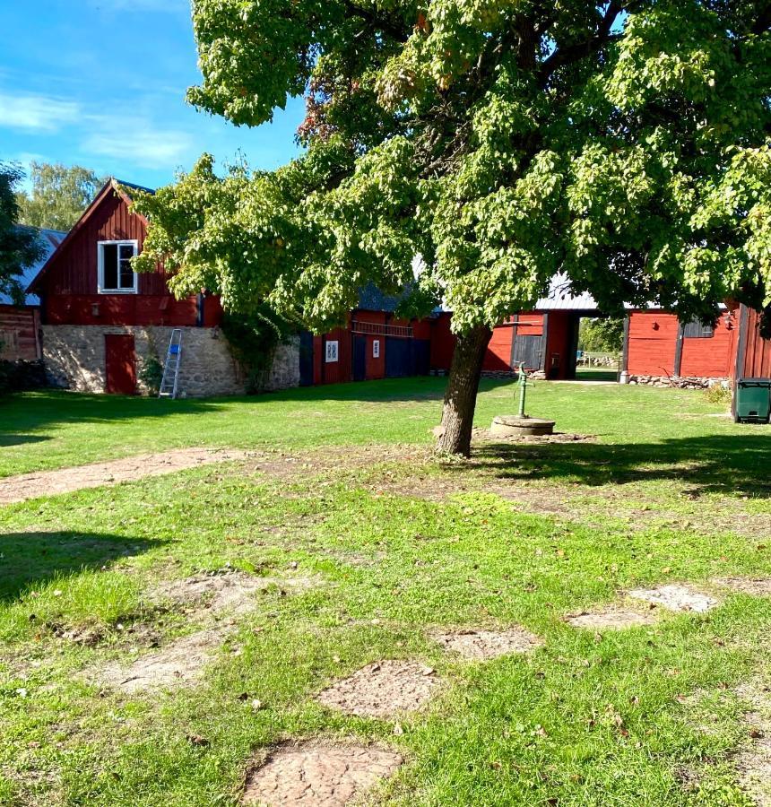 Bo I Egen Stuga Pa Haerlig Oelandsgard Köpingsvik Eksteriør bilde