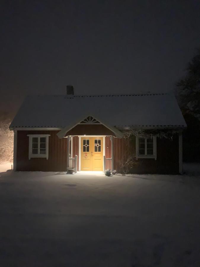 Bo I Egen Stuga Pa Haerlig Oelandsgard Köpingsvik Eksteriør bilde